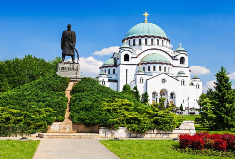 Iglesia de Saint-Sava-Belgrado-escala-1