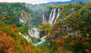Stora vattenfall i Plitvice nationalpark