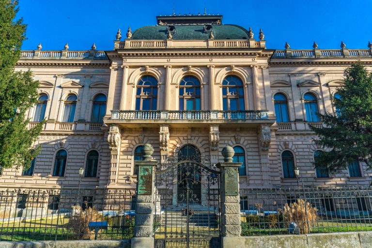 Tribunal patriarcal à Sremski Karlovci, Serbie